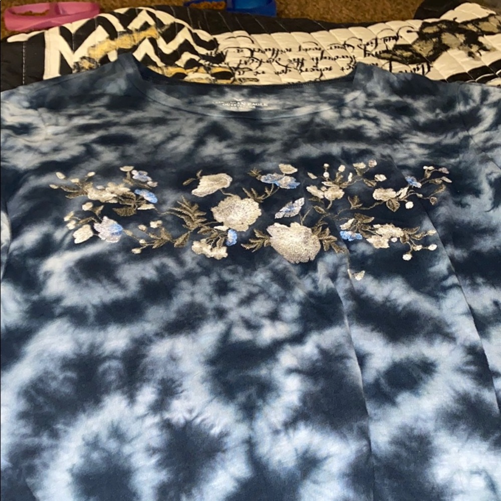 AE T-shirt Size large